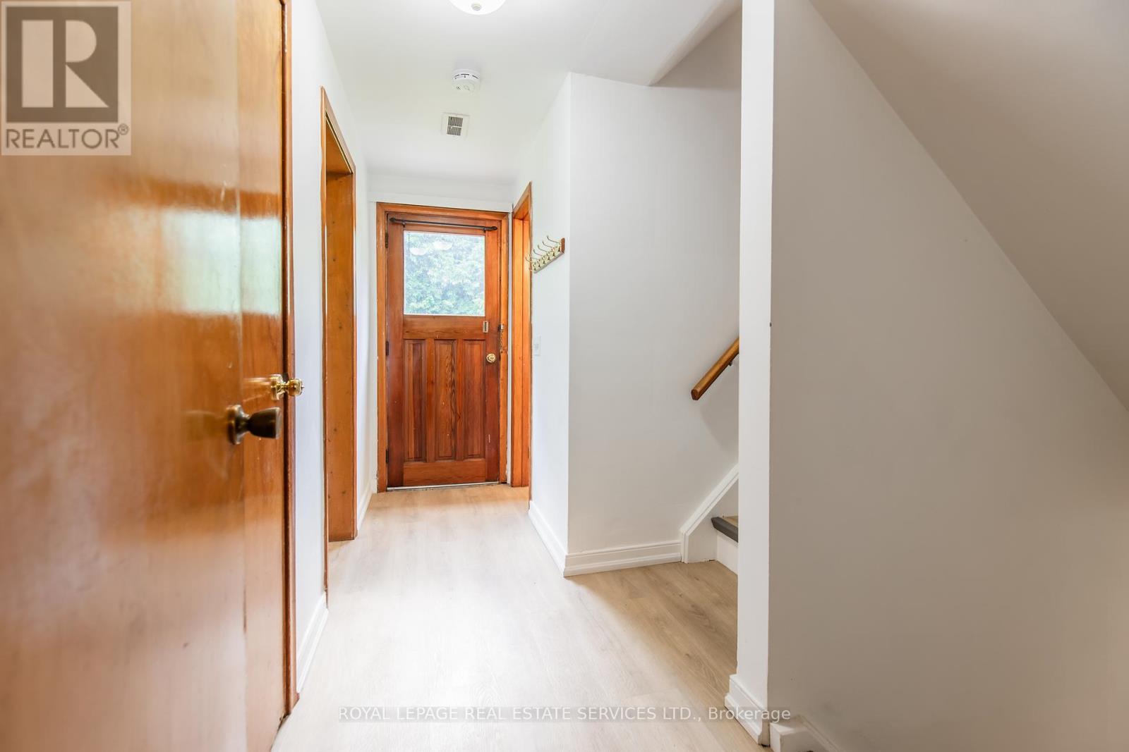Unit #2 - 227 Lakeshore Road W, Oakville, Ontario  L6K 1E9 - Photo 4 - W12459342