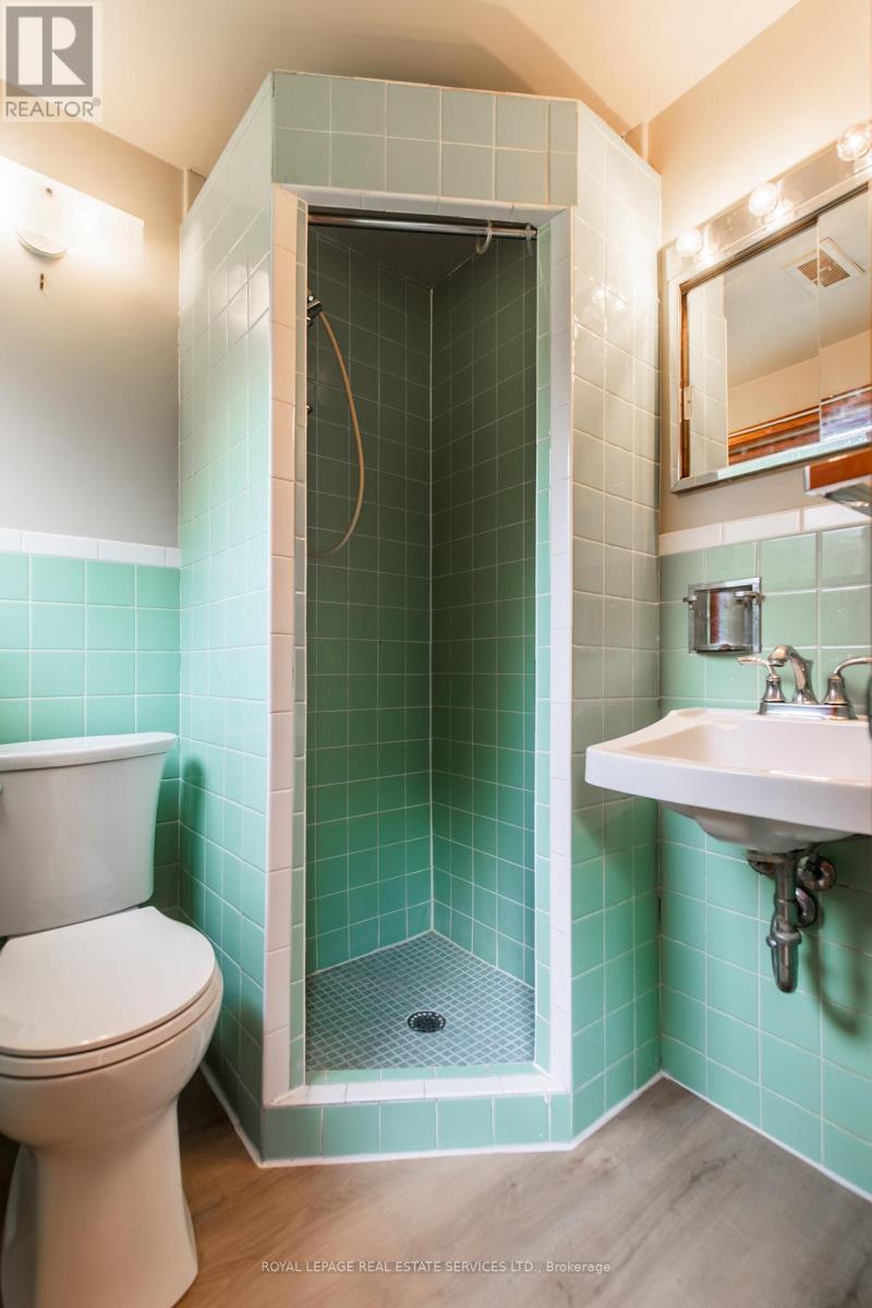 Unit #2 - 227 Lakeshore Road W, Oakville, Ontario  L6K 1E9 - Photo 8 - W12459342