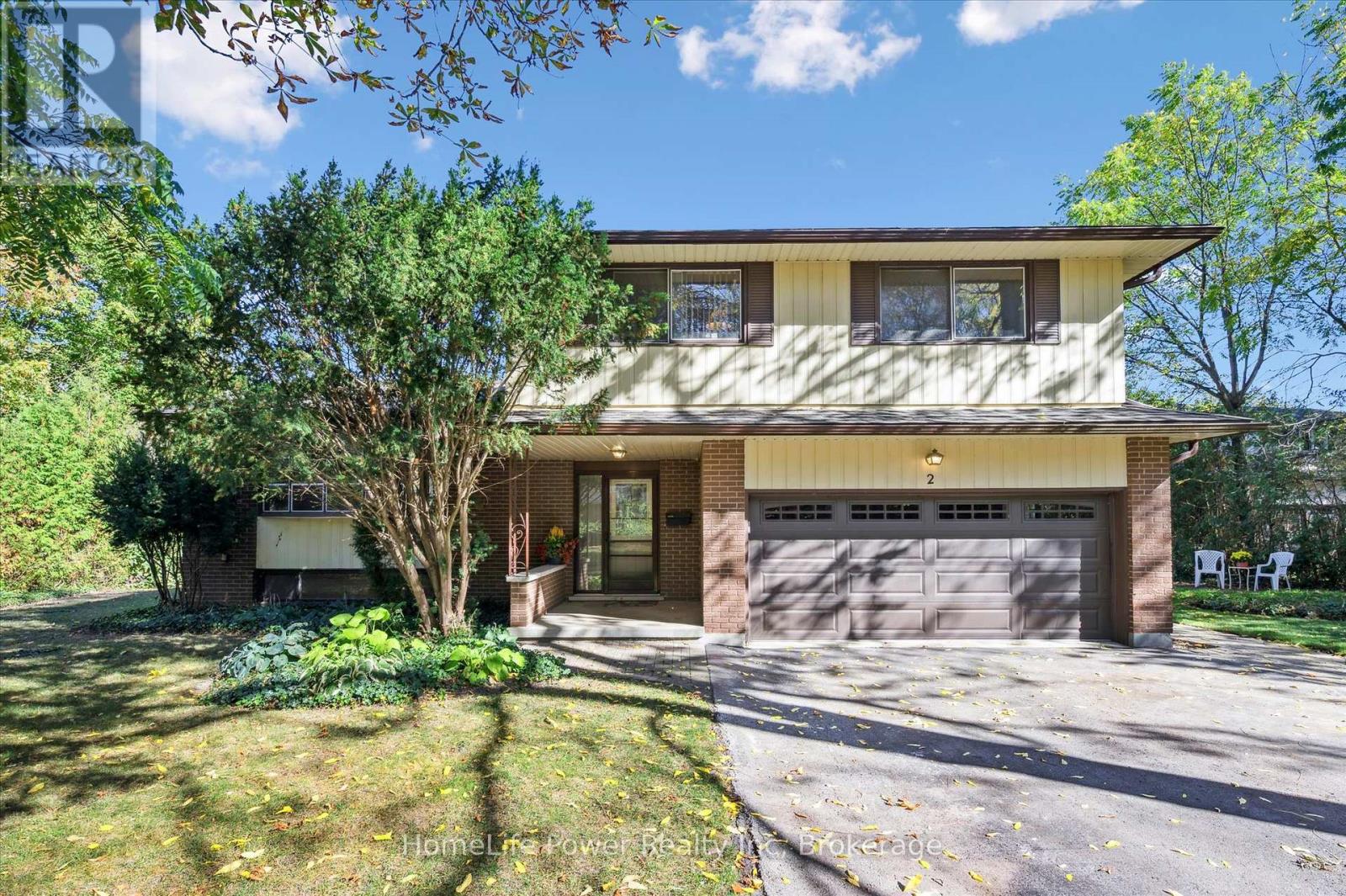 2 BERKLEY PLACE, Guelph, Ontario