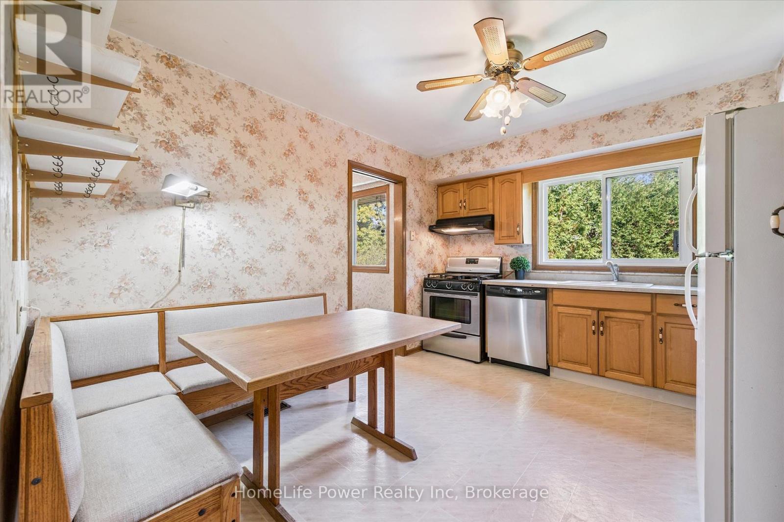 2 Berkley Place, Guelph, Ontario  N1E 1E6 - Photo 16 - X12459347