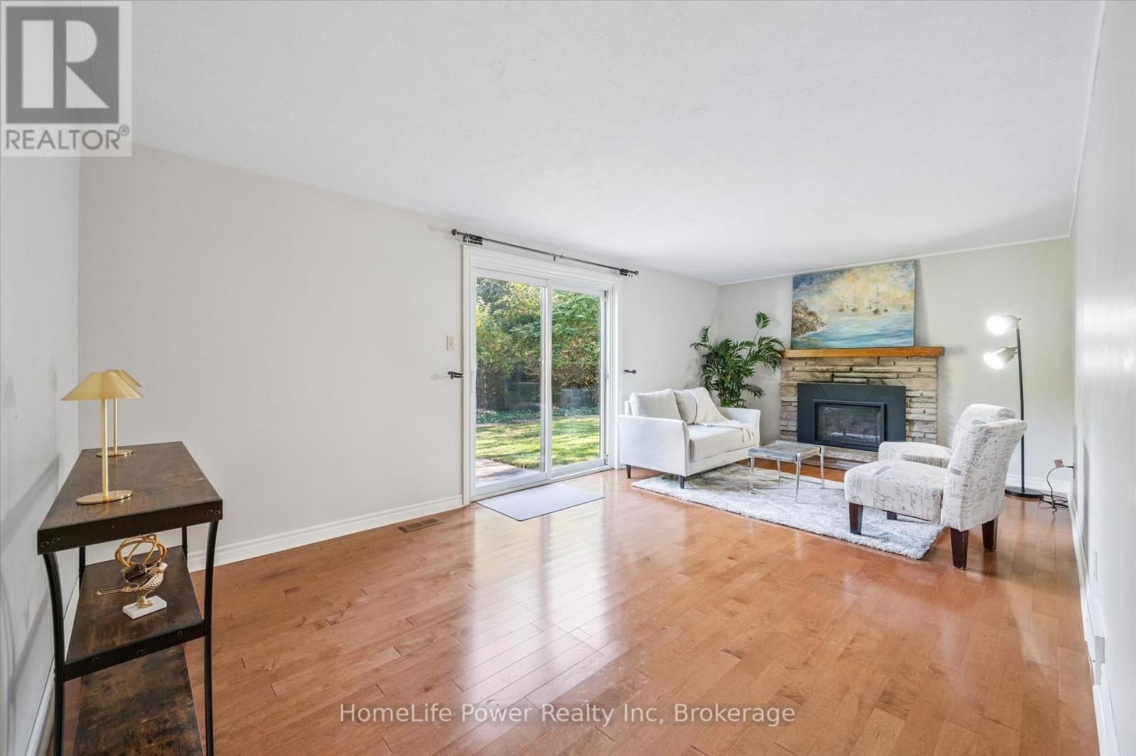 2 Berkley Place, Guelph, Ontario  N1E 1E6 - Photo 17 - X12459347