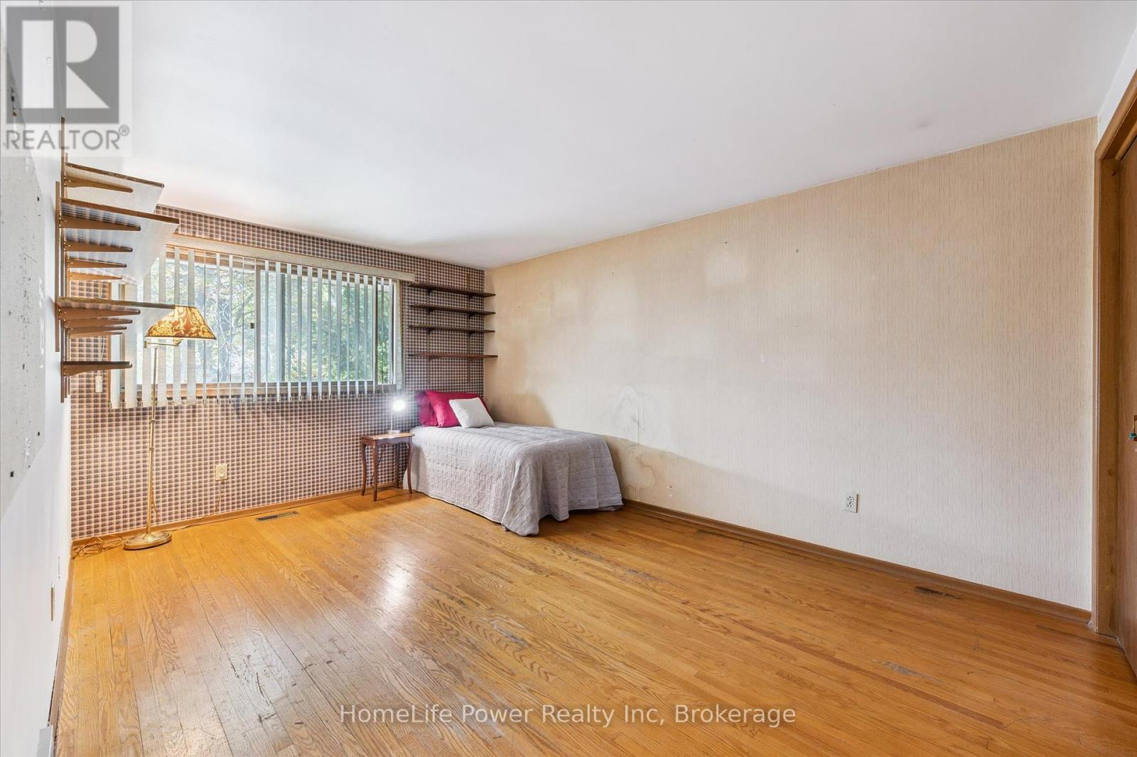 2 Berkley Place, Guelph, Ontario  N1E 1E6 - Photo 25 - X12459347
