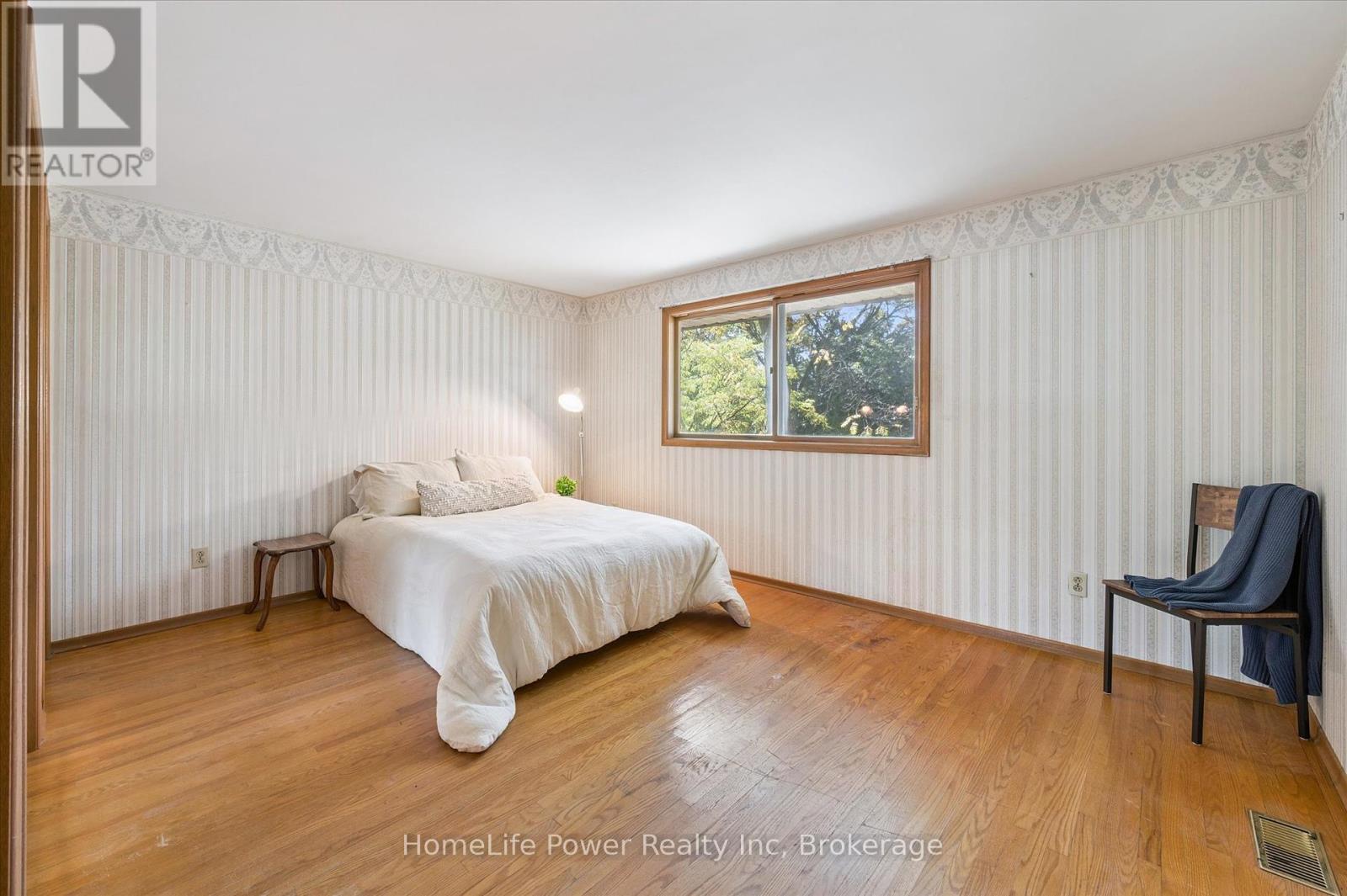 2 Berkley Place, Guelph, Ontario  N1E 1E6 - Photo 27 - X12459347