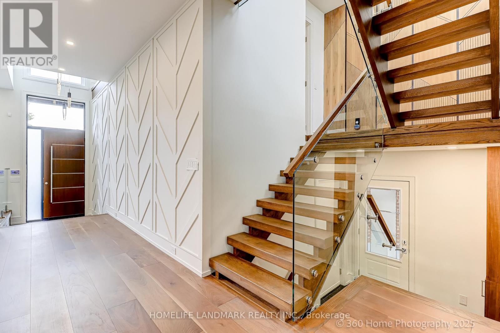 38 Norlong Boulevard, Toronto, Ontario  M4C 3W7 - Photo 18 - E12459357