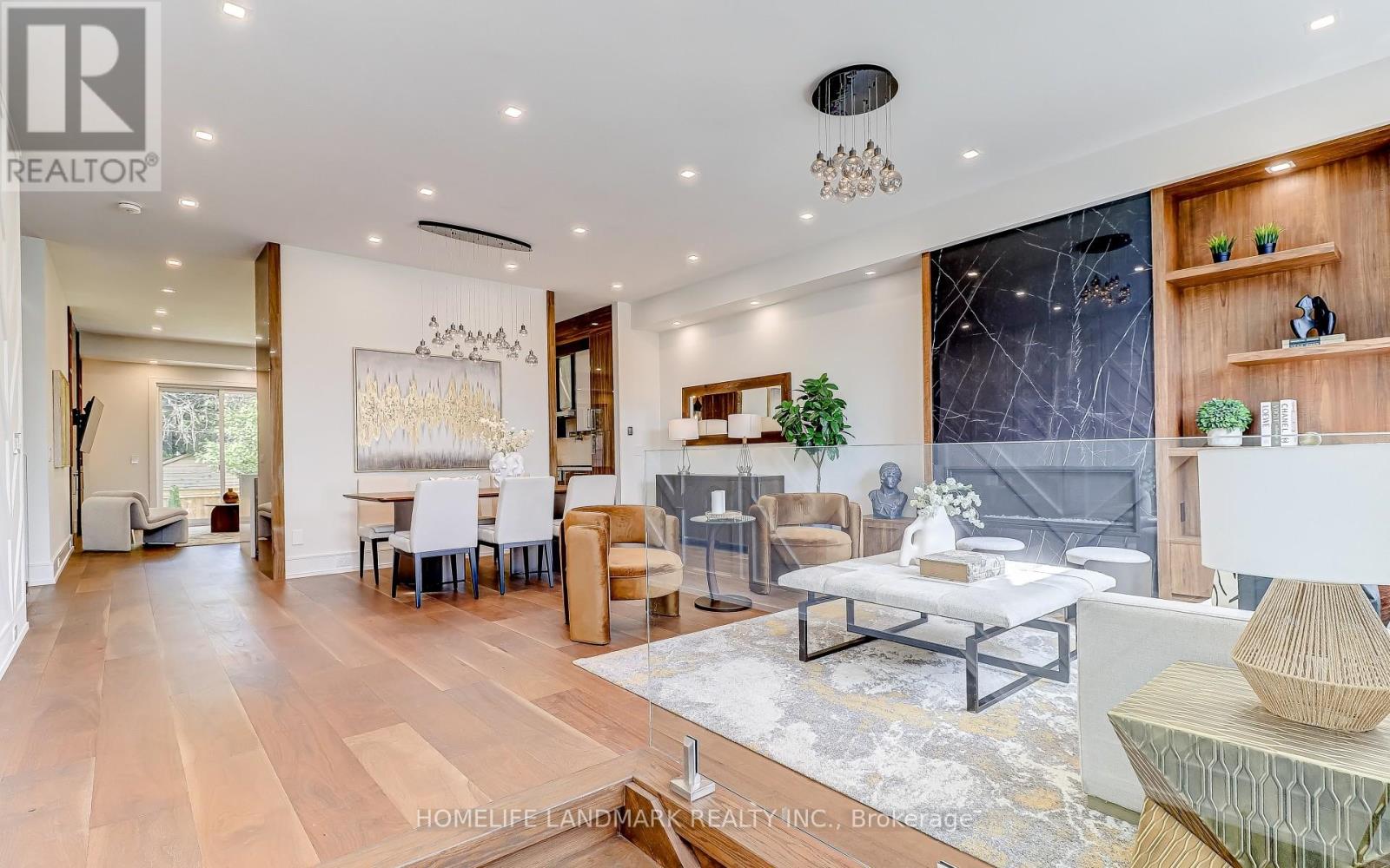 38 Norlong Boulevard, Toronto, Ontario  M4C 3W7 - Photo 4 - E12459357