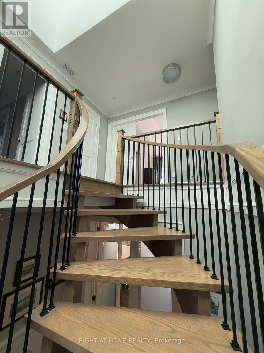 6 Burnelm Drive, Toronto, Ontario  M9B 4N3 - Photo 18 - W12459351