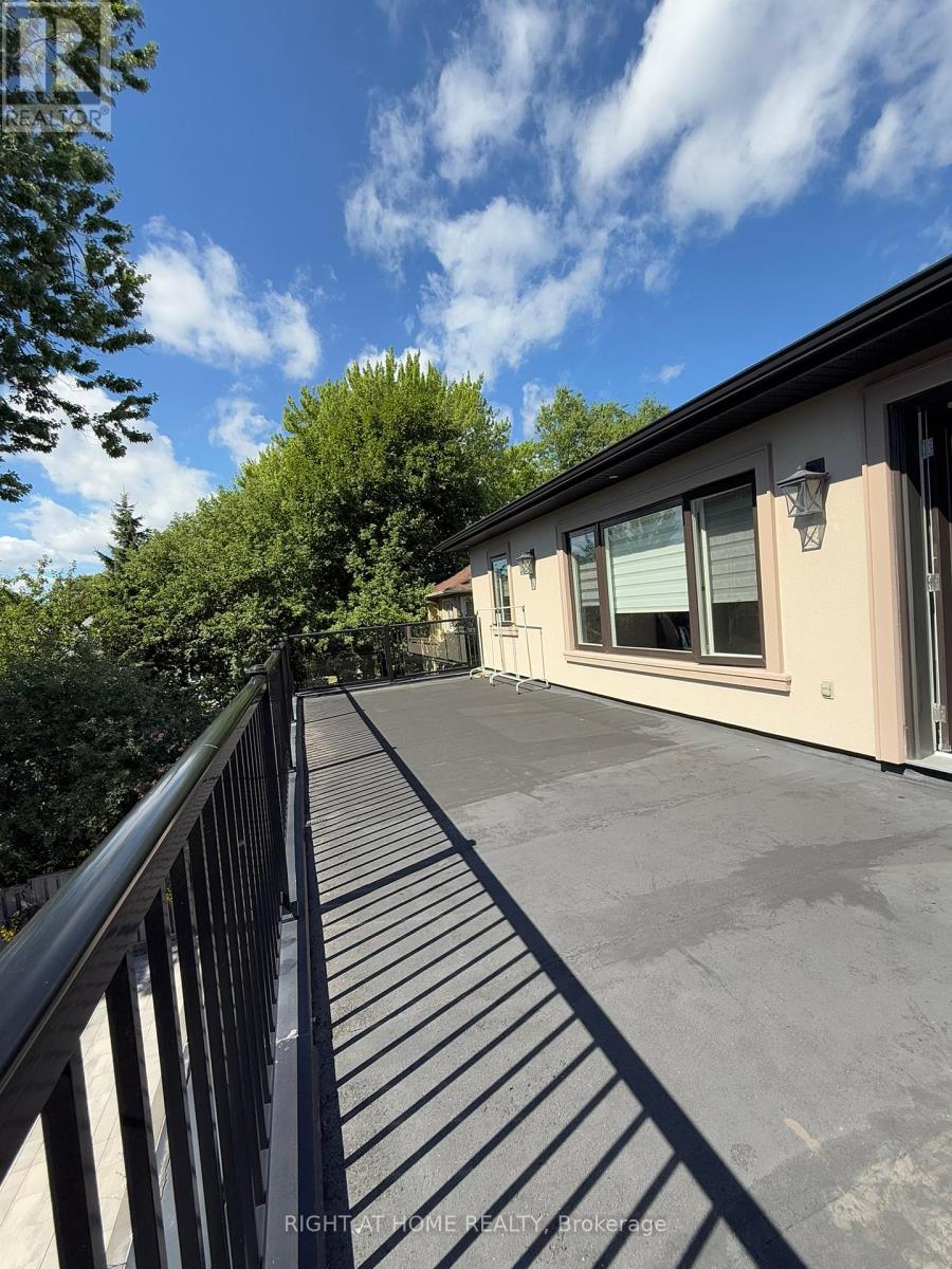 6 Burnelm Drive, Toronto, Ontario  M9B 4N3 - Photo 32 - W12459351