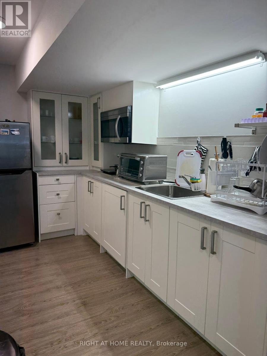 6 Burnelm Drive, Toronto, Ontario  M9B 4N3 - Photo 34 - W12459351