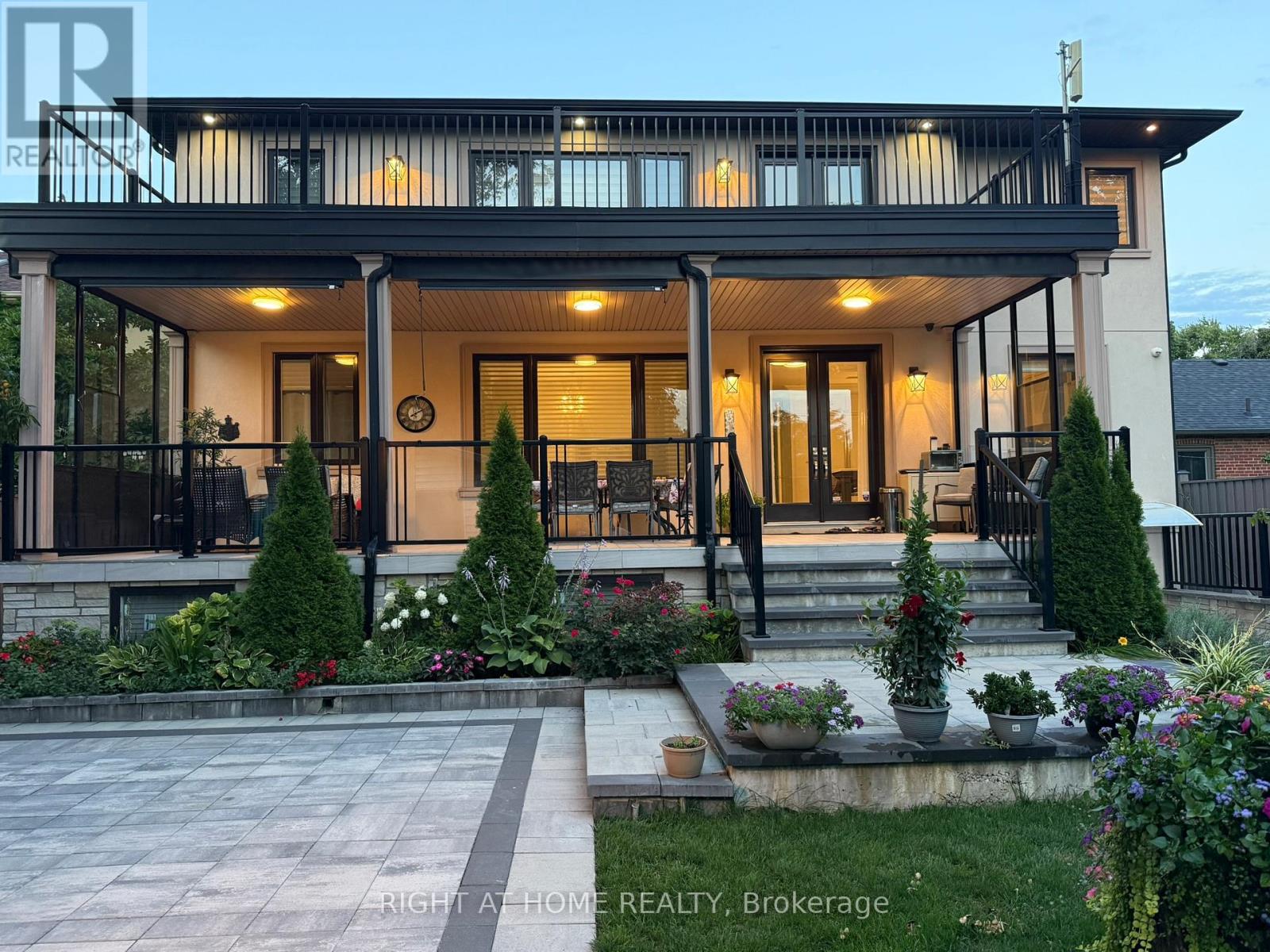 6 Burnelm Drive, Toronto, Ontario  M9B 4N3 - Photo 5 - W12459351