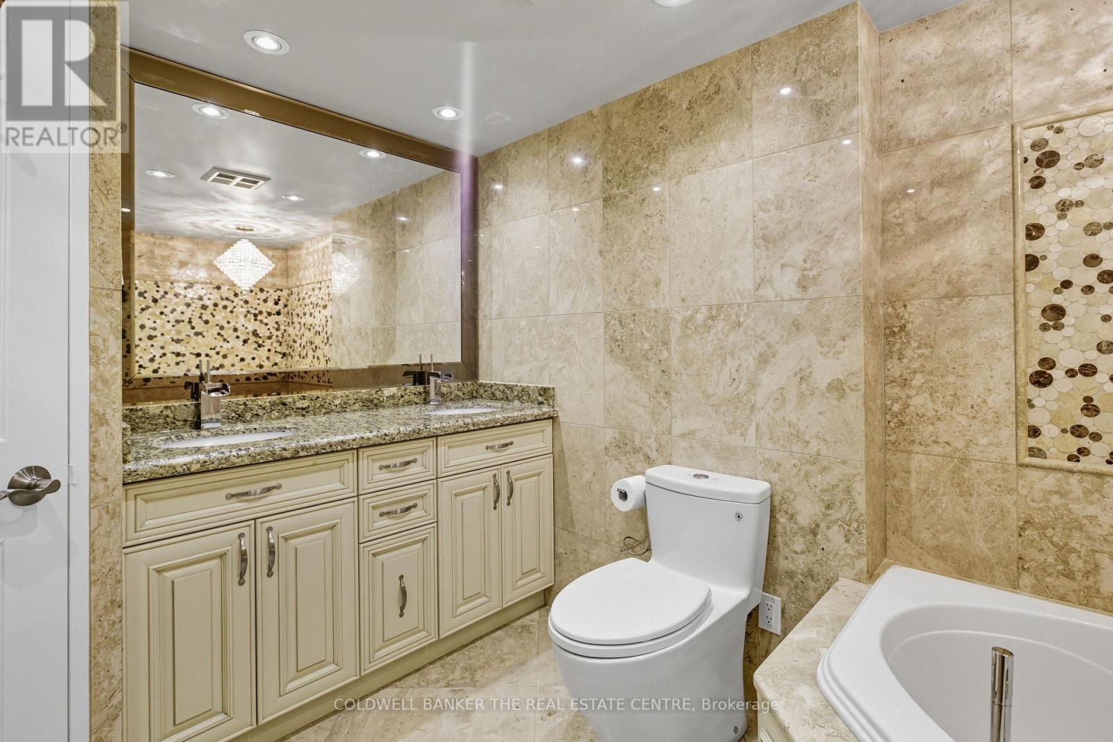 404 - 30 Harding Boulevard W, Richmond Hill, Ontario  L4C 9M3 - Photo 14 - N12411165