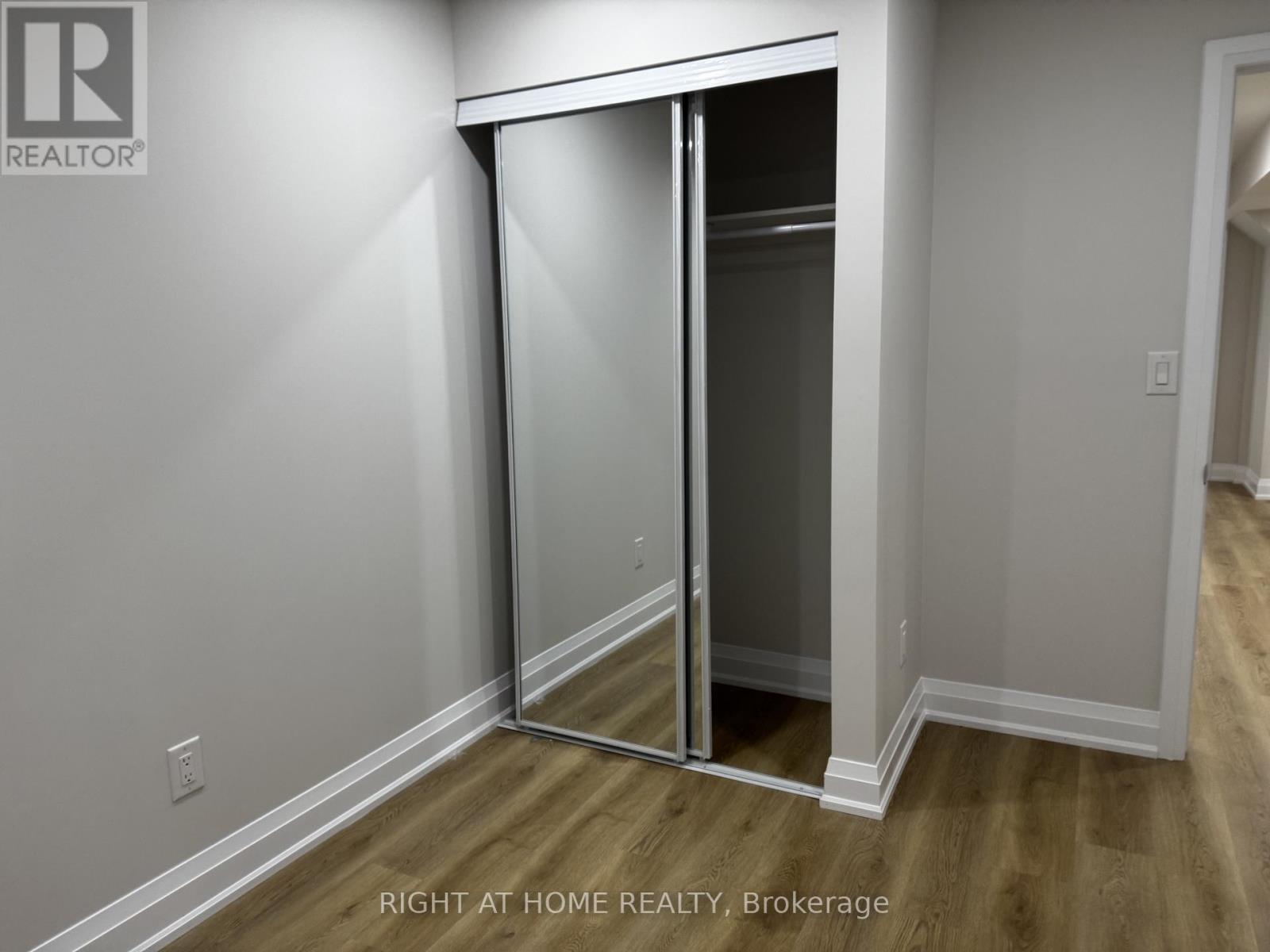 15 Perdita Road, Brampton, Ontario  L6Y 0C3 - Photo 2 - W12459358