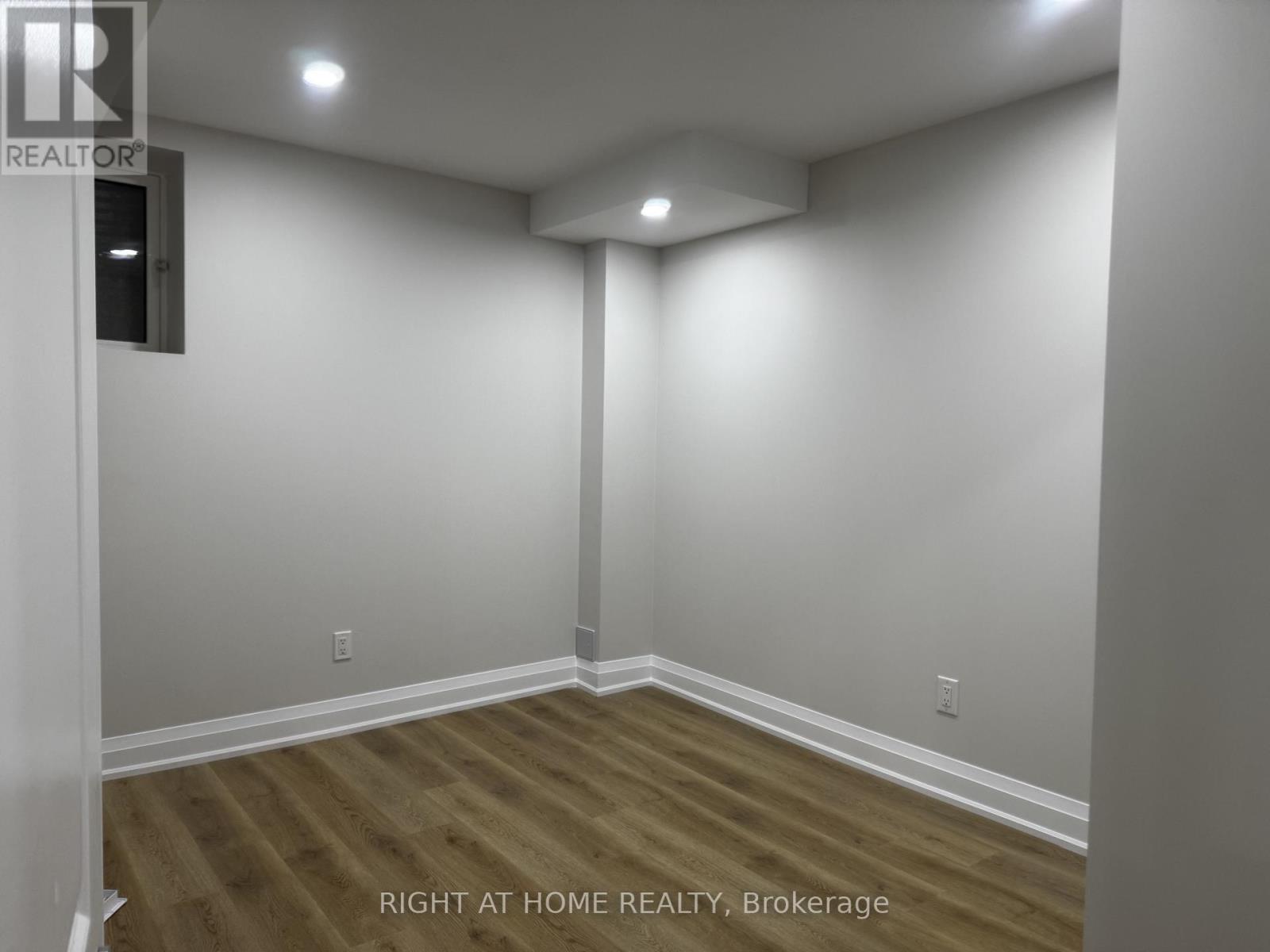 15 Perdita Road, Brampton, Ontario  L6Y 0C3 - Photo 3 - W12459358