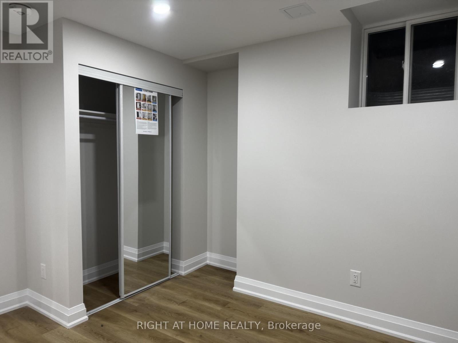 15 Perdita Road, Brampton, Ontario  L6Y 0C3 - Photo 6 - W12459358