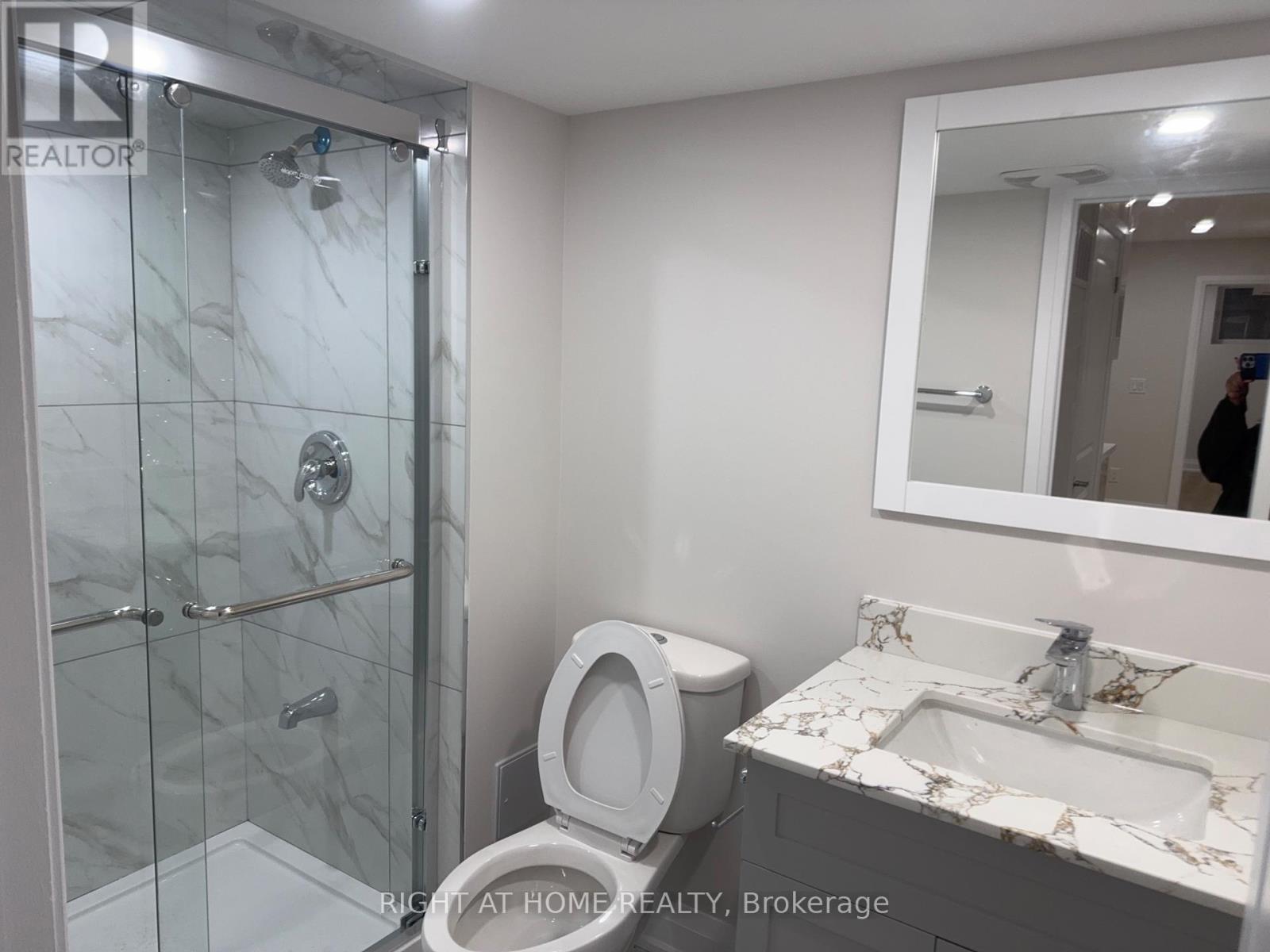 15 Perdita Road, Brampton, Ontario  L6Y 0C3 - Photo 9 - W12459358