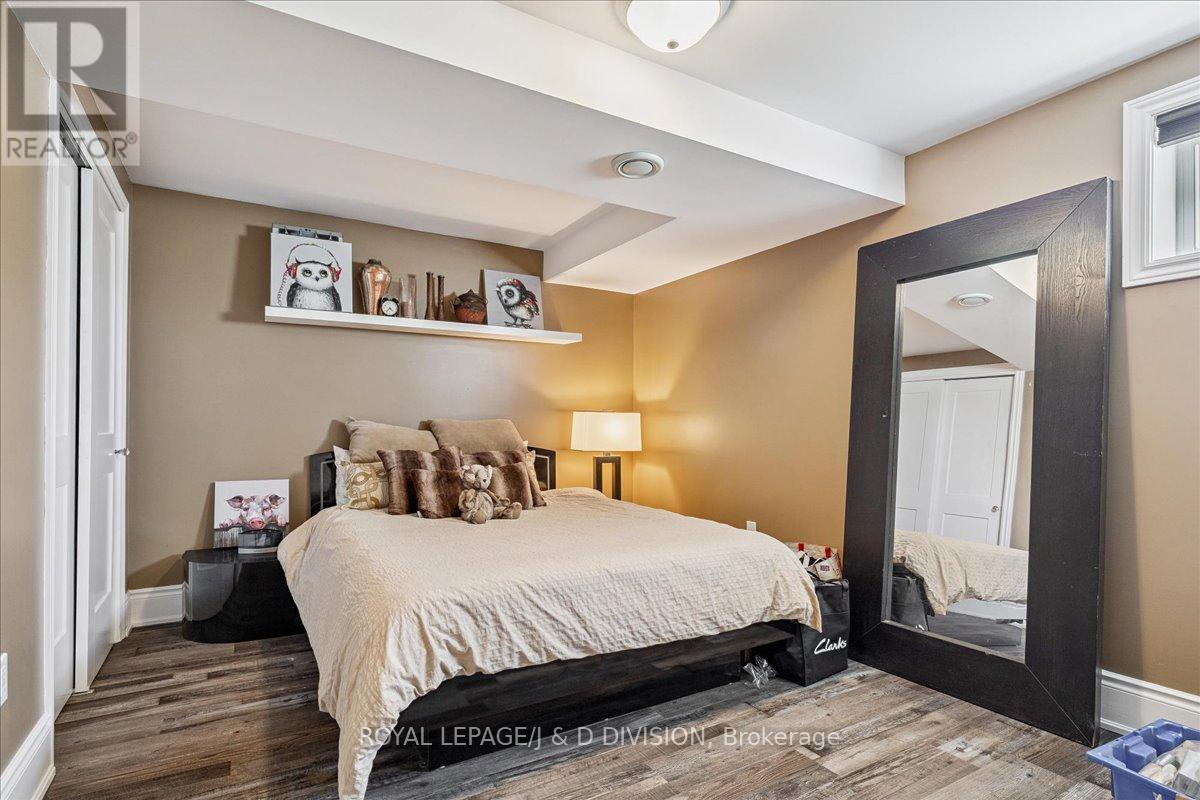 4402 Tremaine Road, Milton, Ontario  L9T 2Y1 - Photo 22 - W12364418