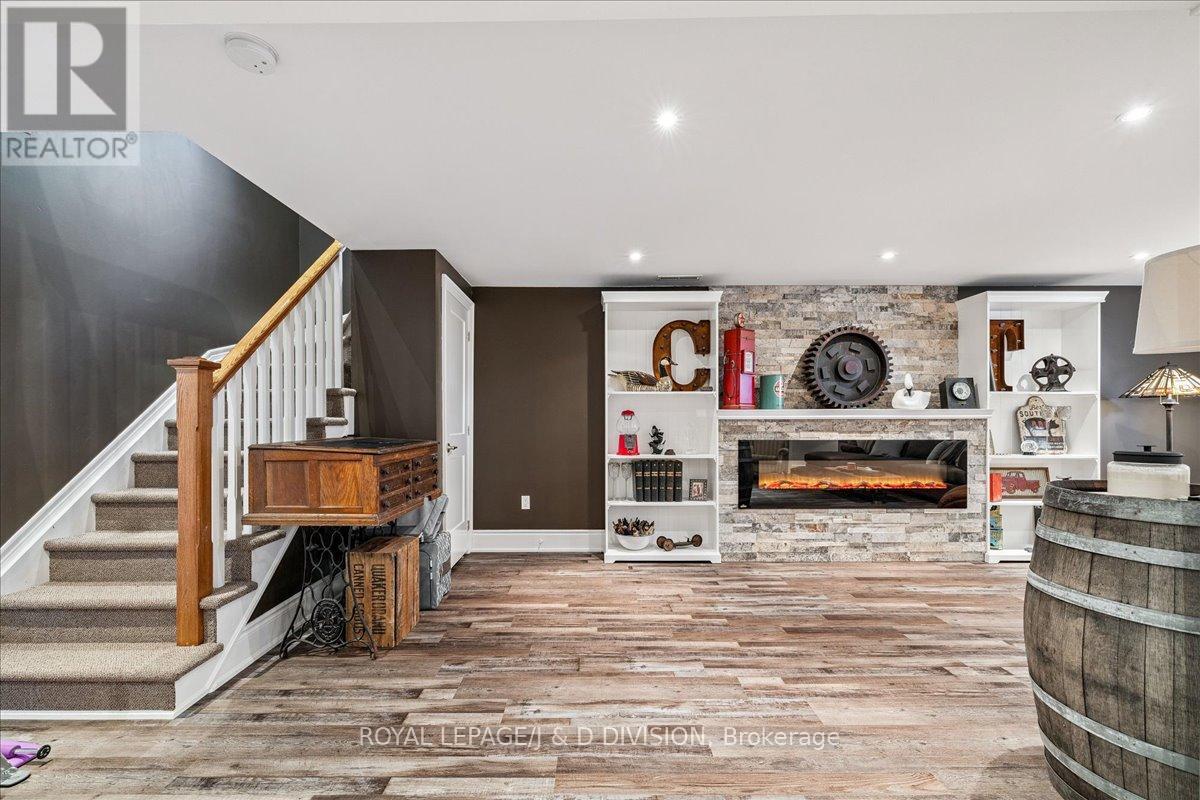 4402 Tremaine Road, Milton, Ontario  L9T 2Y1 - Photo 17 - W12364418