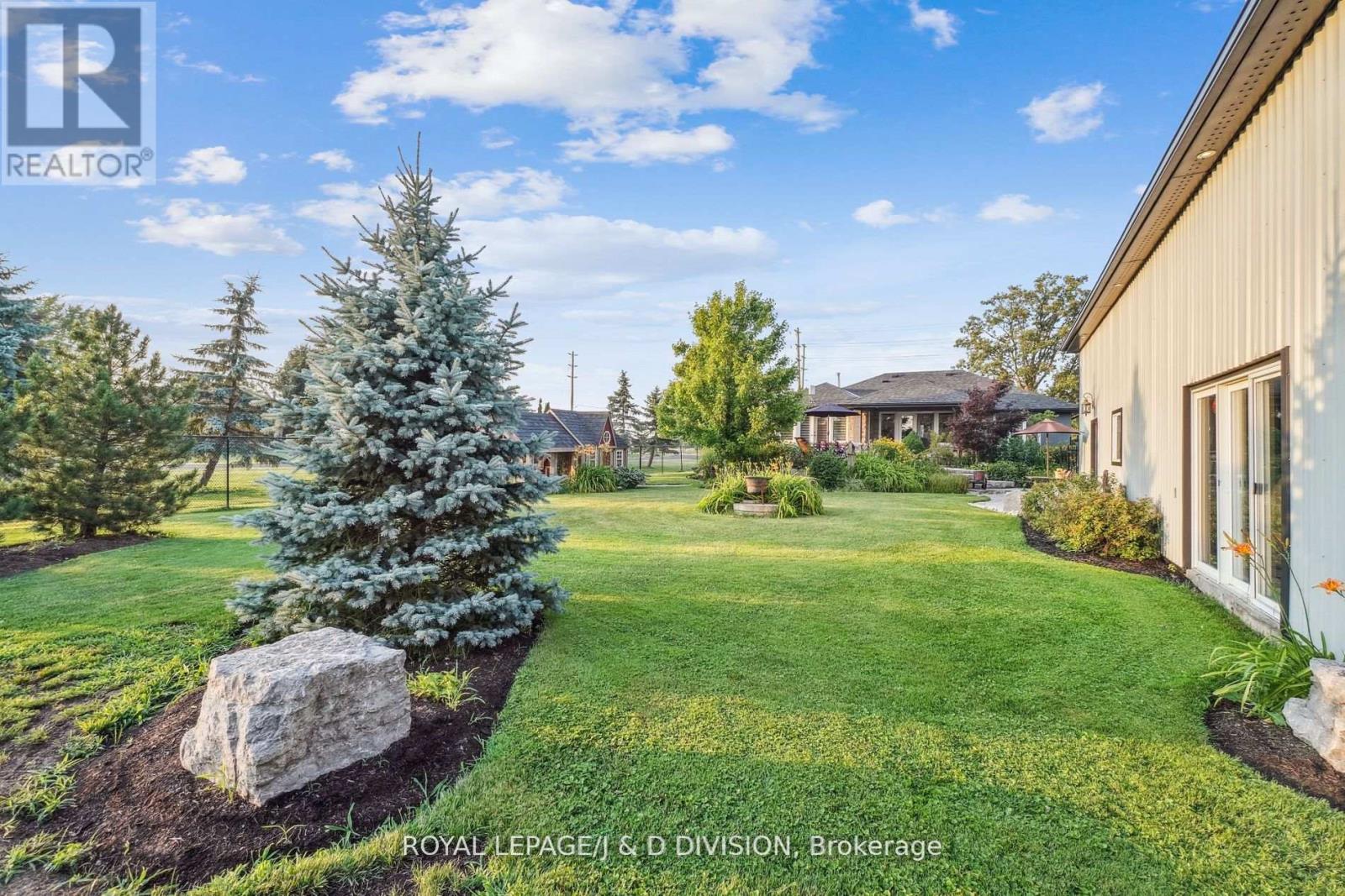 4402 Tremaine Road, Milton, Ontario  L9T 2Y1 - Photo 6 - W12364418