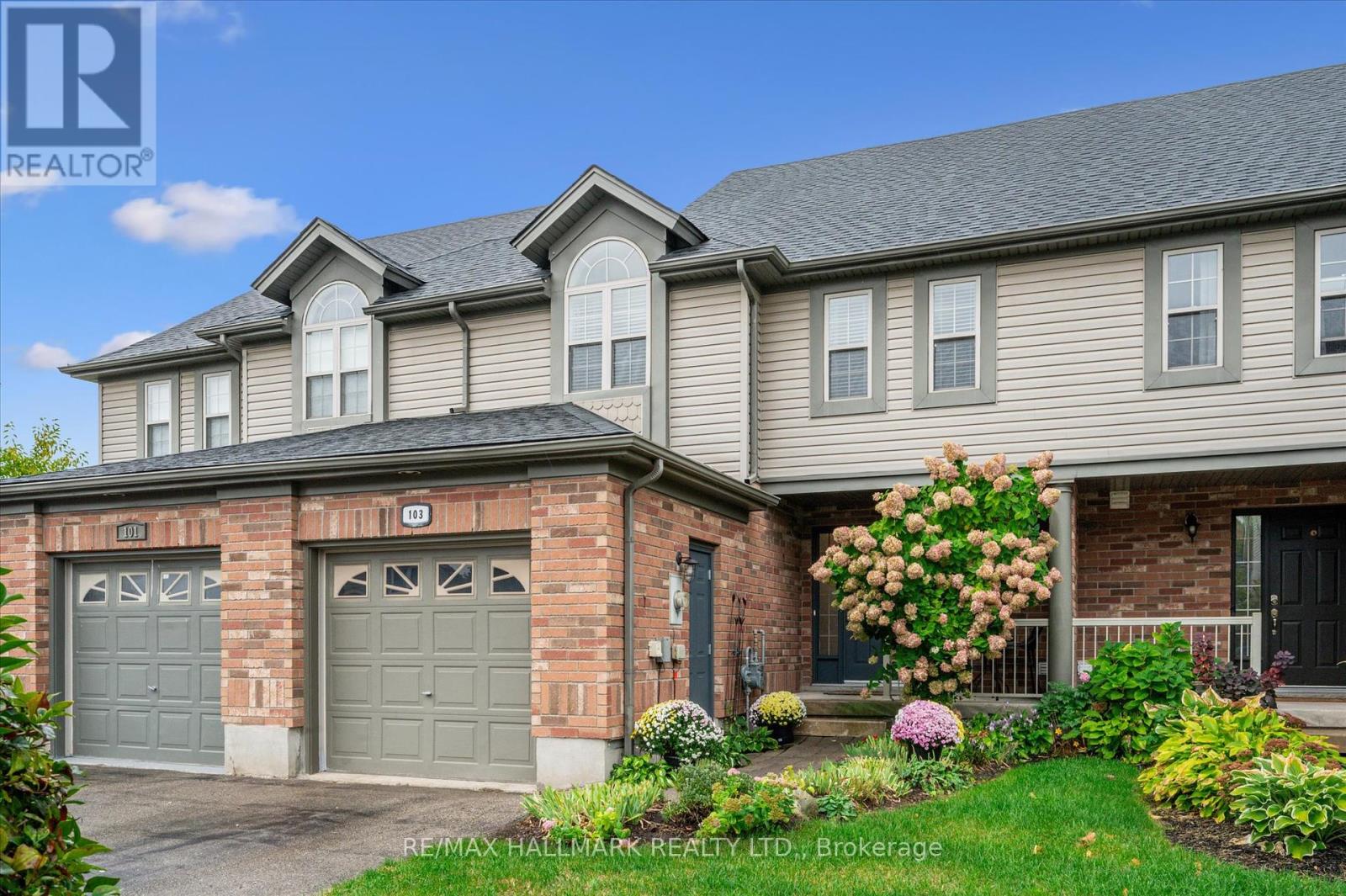 103 Northcliffe Crescent, Cambridge, Ontario  N3C 4M7 - Photo 2 - X12459361