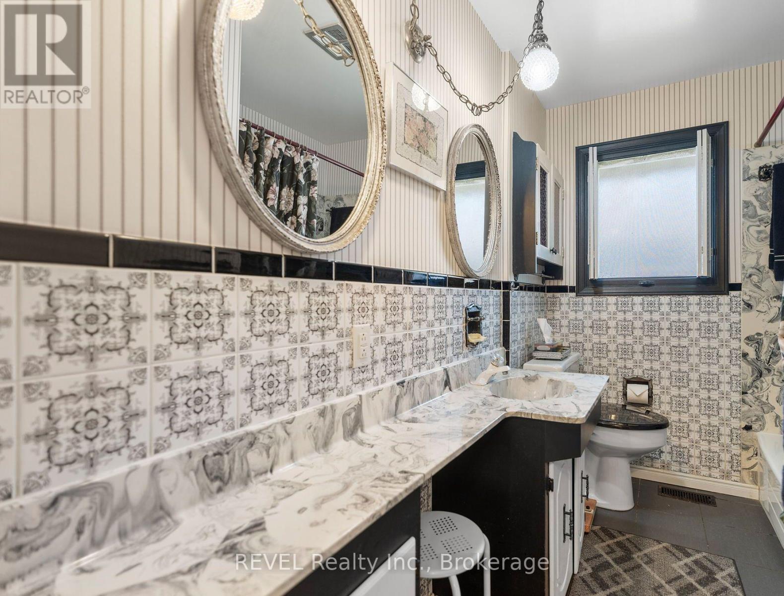 32 Hanson Drive N, St. Catharines, Ontario  L2M 2X1 - Photo 11 - X12376233