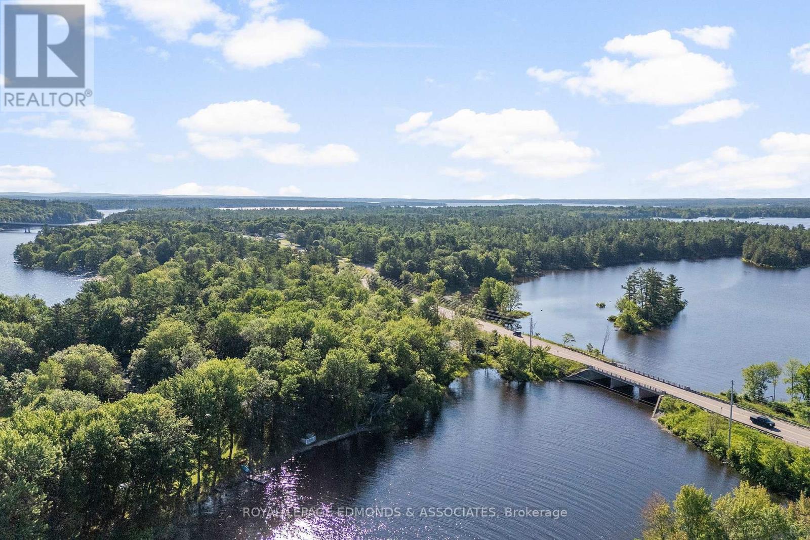 731 Francie Lane, Laurentian Valley, Ontario  K8A 6W2 - Photo 36 - X12459369
