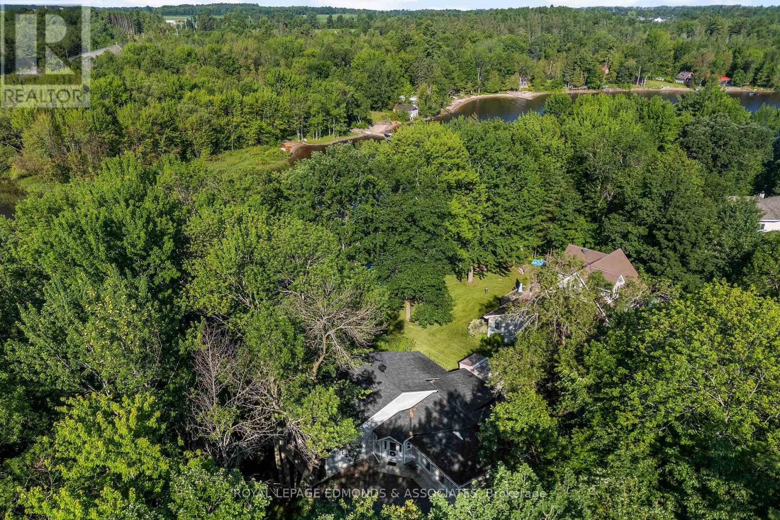 731 Francie Lane, Laurentian Valley, Ontario  K8A 6W2 - Photo 37 - X12459369
