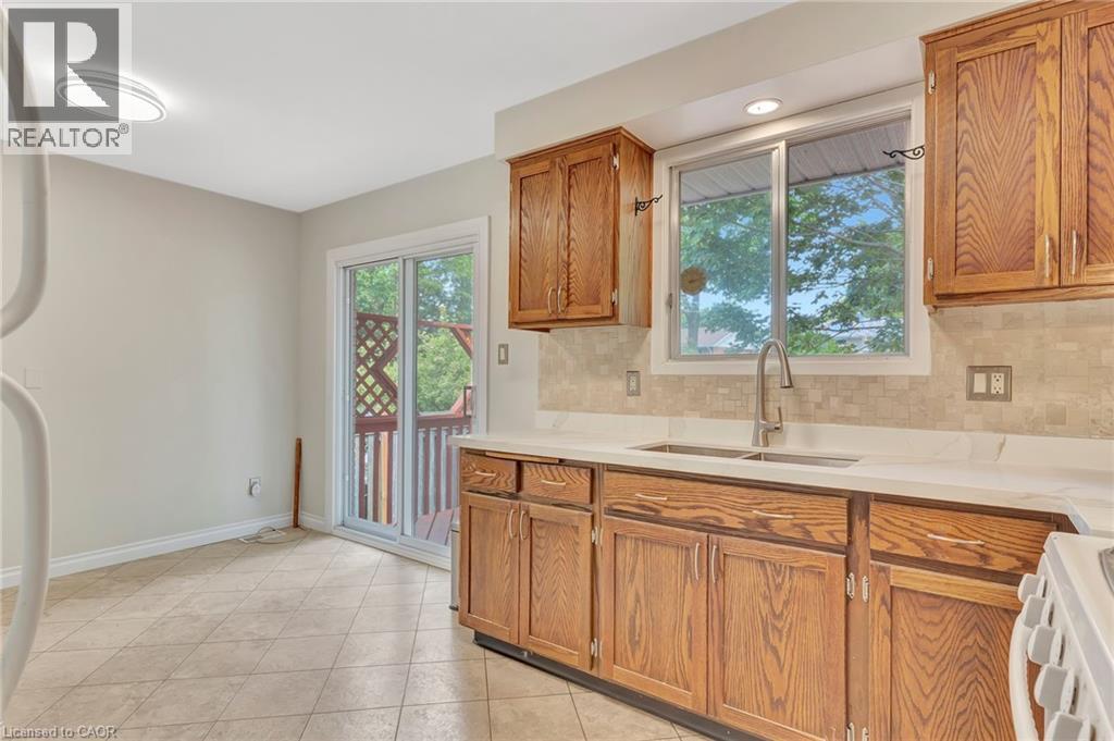 528 Havelock Drive, Waterloo, Ontario  N2L 4N7 - Photo 15 - 40776293
