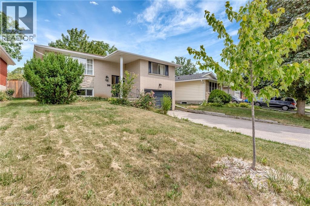 528 Havelock Drive, Waterloo, Ontario  N2L 4N7 - Photo 3 - 40776293
