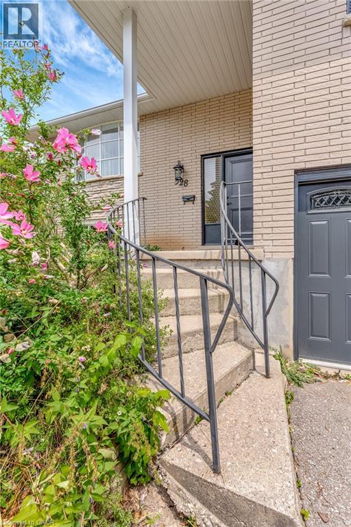 528 Havelock Drive, Waterloo, Ontario  N2L 4N7 - Photo 4 - 40776293