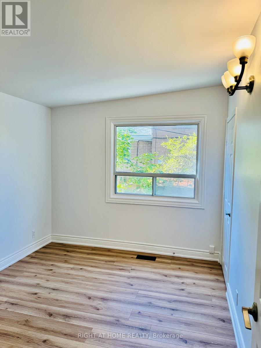 Upper - 69 Roywood Drive, Toronto, Ontario  M3A 2C9 - Photo 10 - C12459363