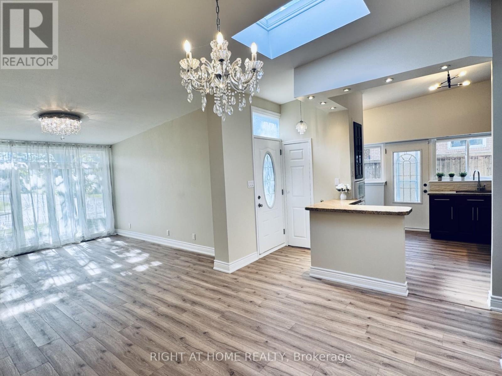 Upper - 69 Roywood Drive, Toronto, Ontario  M3A 2C9 - Photo 3 - C12459363