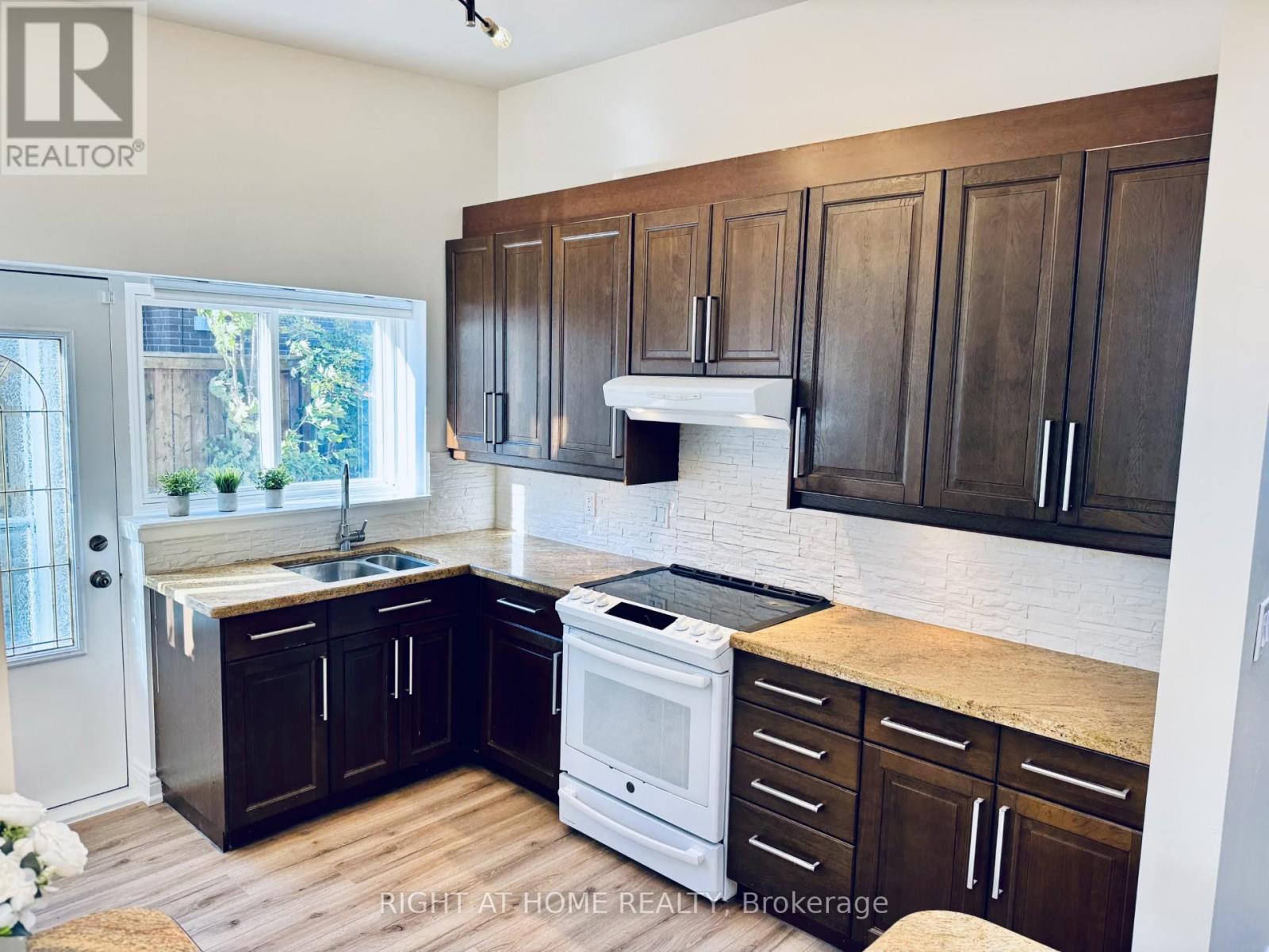 Upper - 69 Roywood Drive, Toronto, Ontario  M3A 2C9 - Photo 5 - C12459363