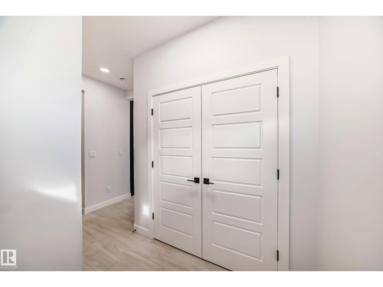 9411 Pear Cr Sw, Edmonton, Alberta  T6X 2Z4 - Photo 6 - E4461933