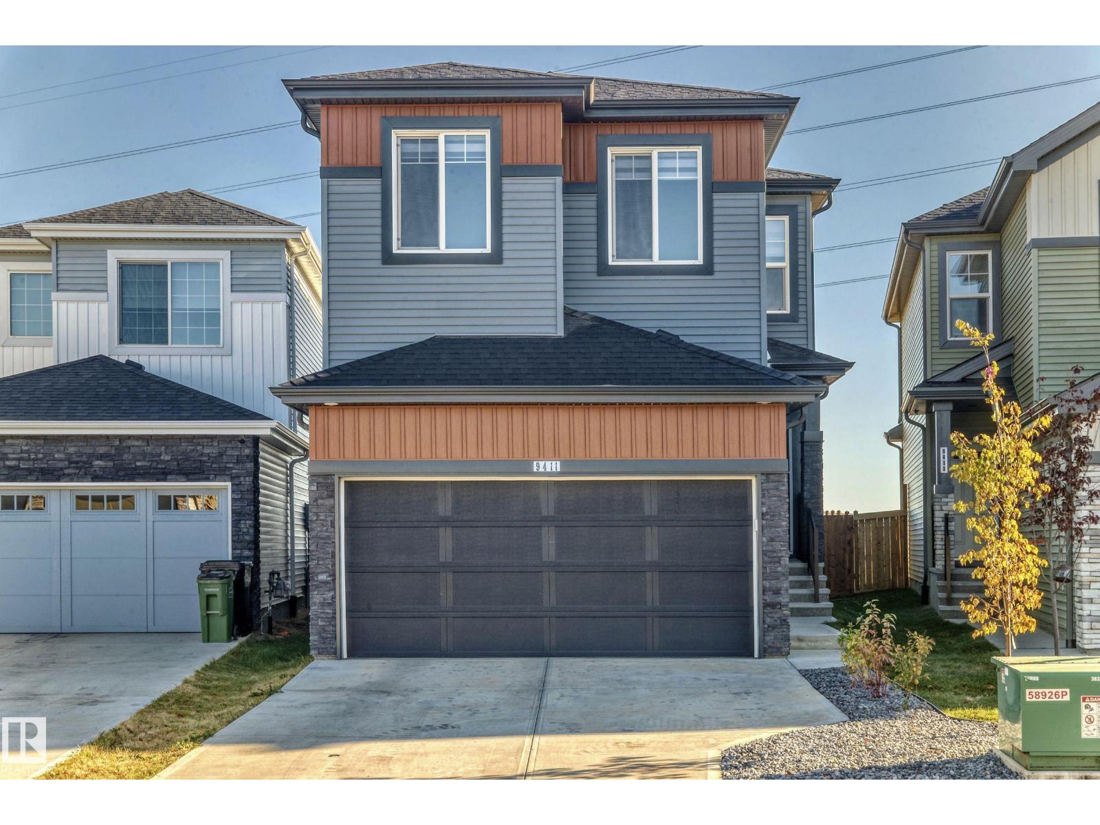 9411 Pear Cr Sw, Edmonton, Alberta  T6X 2Z4 - Photo 2 - E4461933