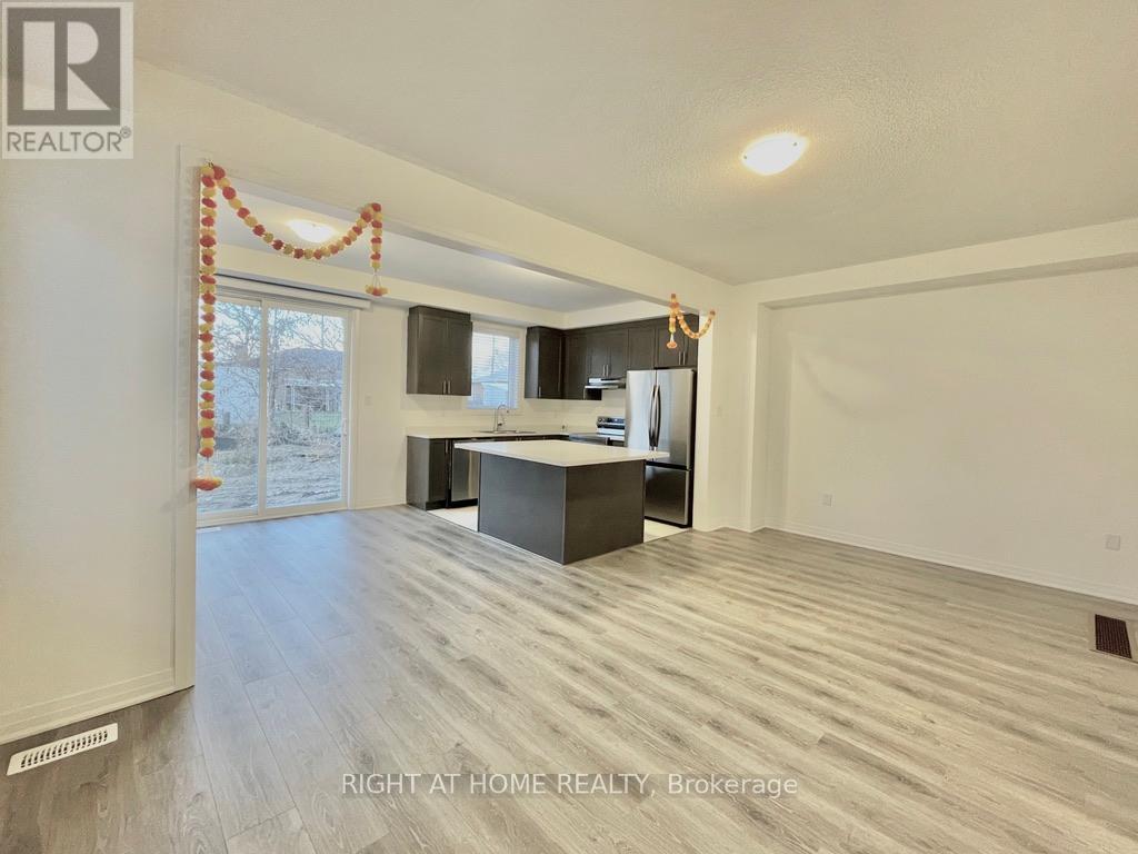 65 Kirkwood Way, Barrie, Ontario  L9J 0K7 - Photo 2 - S12459365
