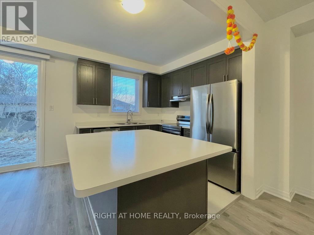 65 Kirkwood Way, Barrie, Ontario  L9J 0K7 - Photo 4 - S12459365