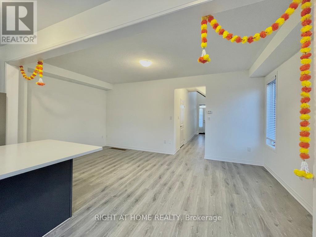 65 Kirkwood Way, Barrie, Ontario  L9J 0K7 - Photo 5 - S12459365