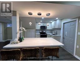 12 Wellesworth Drive, Toronto (Eringate-Centennial-West Deane), Ca