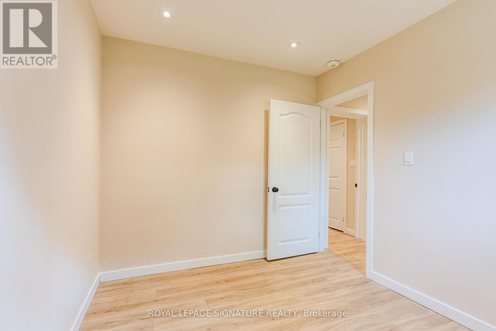2 - 1 Hassard Avenue, Toronto, Ontario  M4K 3N3 - Photo 13 - E12403377