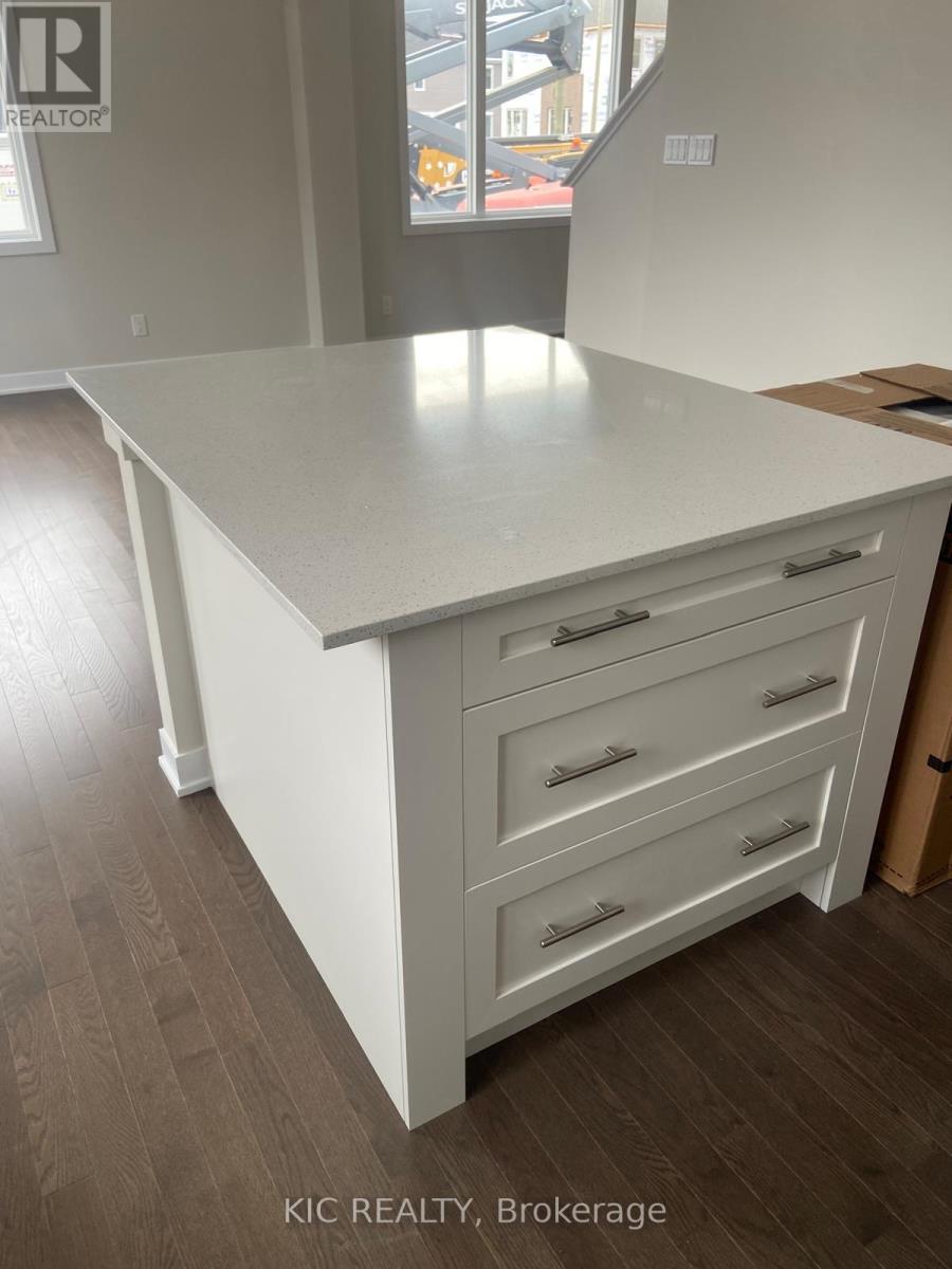 139 Ryan Reynolds Way, Ottawa, Ontario  K4A 5T4 - Photo 10 - X12459362