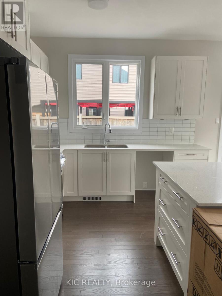 139 Ryan Reynolds Way, Ottawa, Ontario  K4A 5T4 - Photo 11 - X12459362