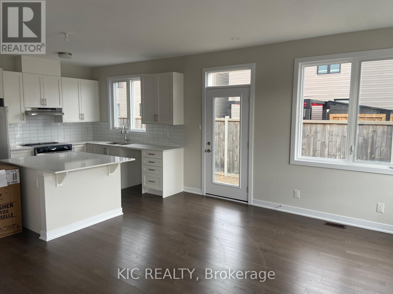 139 Ryan Reynolds Way, Ottawa, Ontario  K4A 5T4 - Photo 13 - X12459362