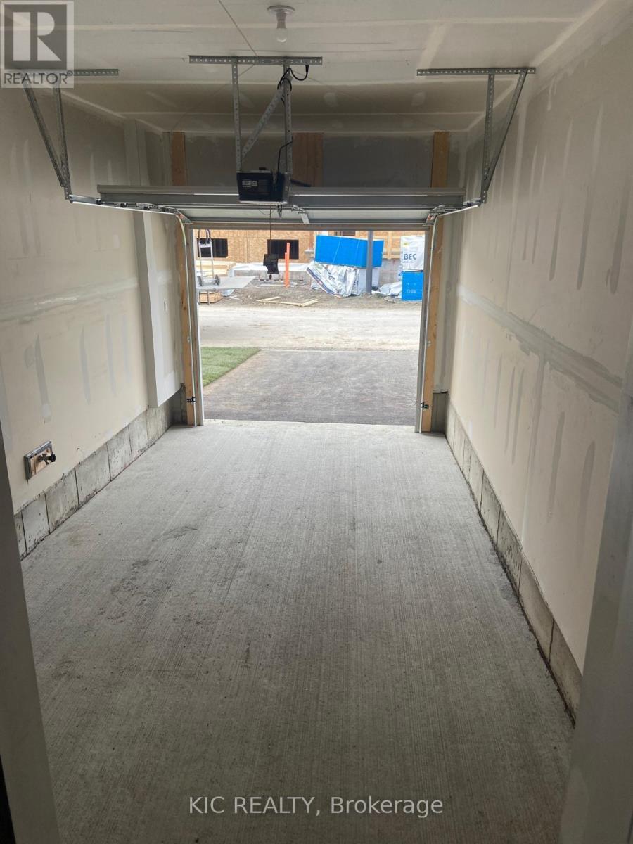 139 Ryan Reynolds Way, Ottawa, Ontario  K4A 5T4 - Photo 15 - X12459362