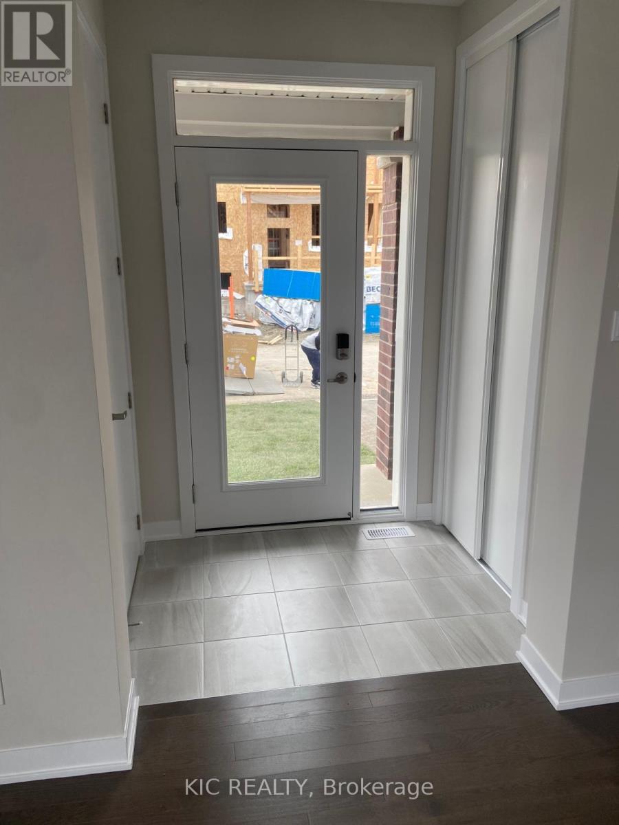 139 Ryan Reynolds Way, Ottawa, Ontario  K4A 5T4 - Photo 3 - X12459362