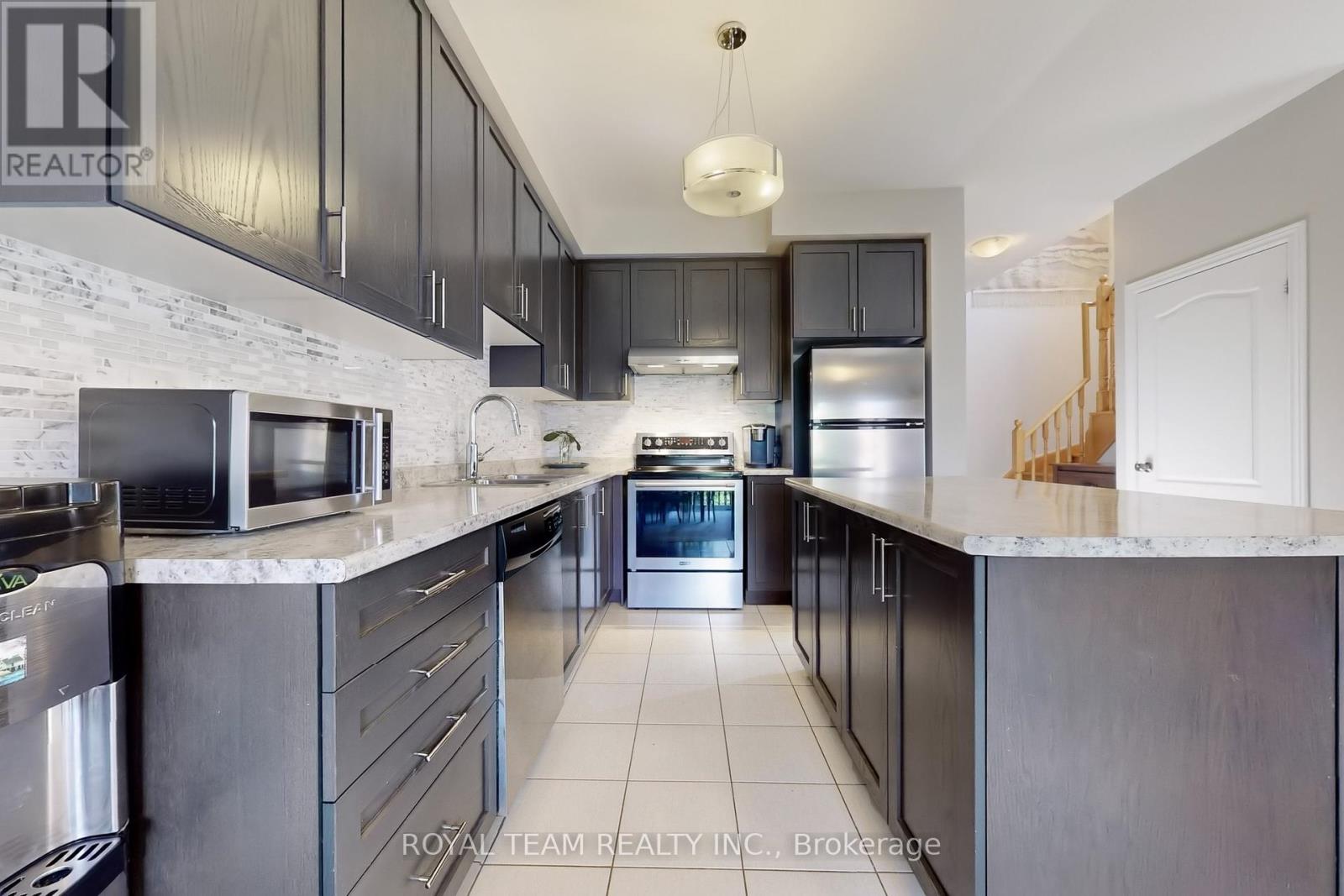 12 Luisa Street, Bradford West Gwillimbury, Ontario  L3Z 0P2 - Photo 13 - N12459379