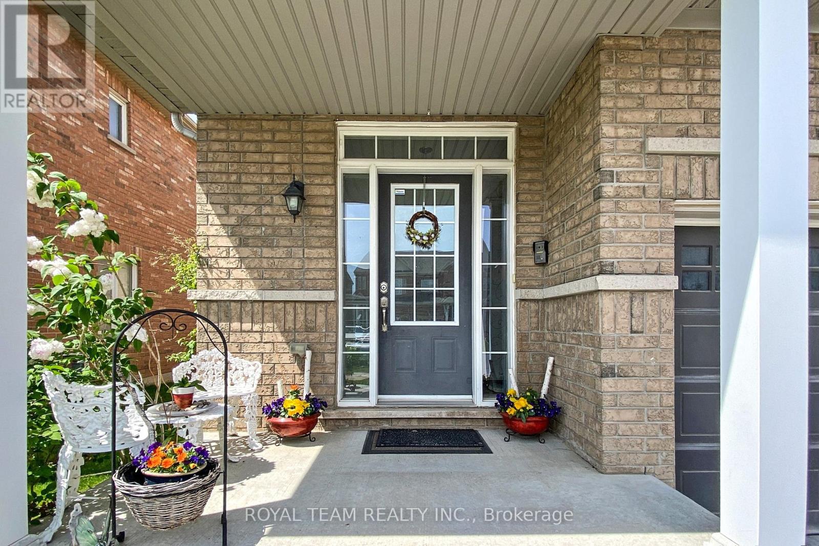 12 Luisa Street, Bradford West Gwillimbury, Ontario  L3Z 0P2 - Photo 3 - N12459379