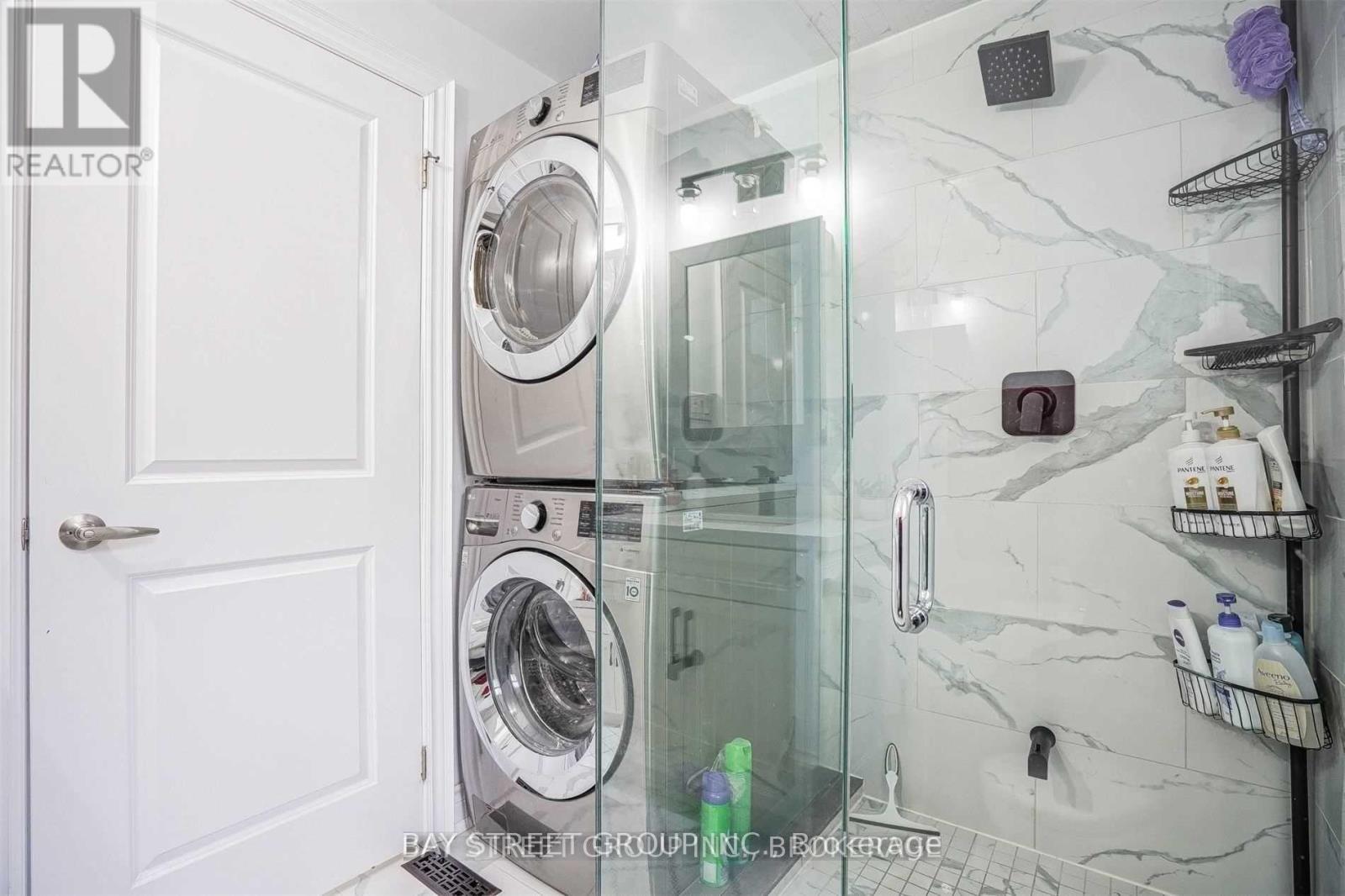 168 Regent Road, Toronto, Ontario  M3K 1H7 - Photo 13 - W12459375