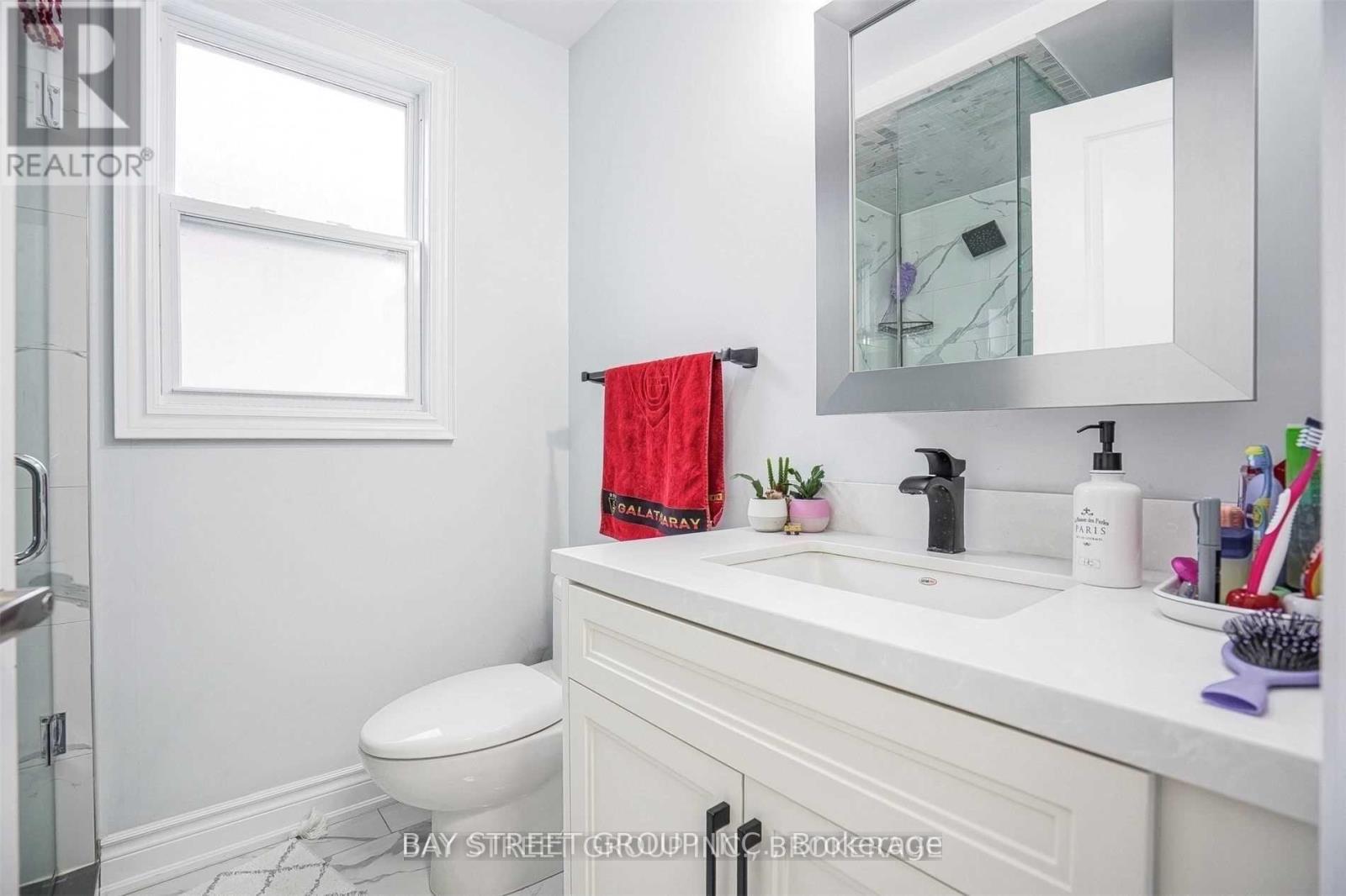 168 Regent Road, Toronto, Ontario  M3K 1H7 - Photo 17 - W12459375
