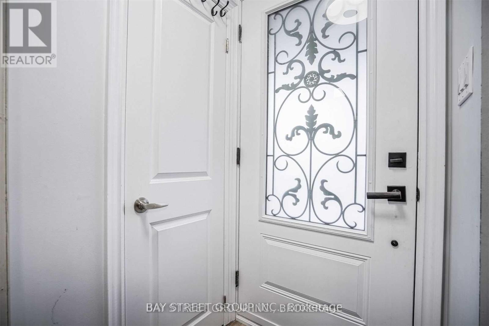 168 Regent Road, Toronto, Ontario  M3K 1H7 - Photo 3 - W12459375
