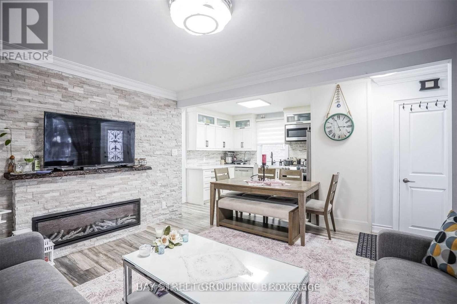 168 Regent Road, Toronto, Ontario  M3K 1H7 - Photo 9 - W12459375