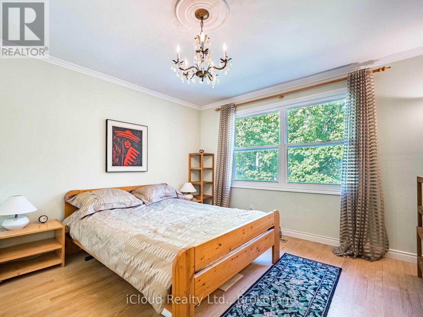1529 Ballyclare Drive, Mississauga, Ontario  L5C 1J4 - Photo 39 - W12459378